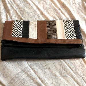 ALDO Clutch